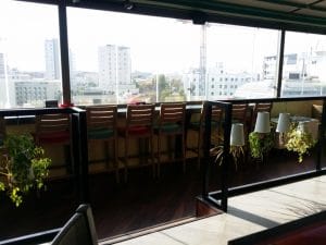 Upstairs Rooftop, restaurant panoramic in Victoriei Business Center din Bucuresti
