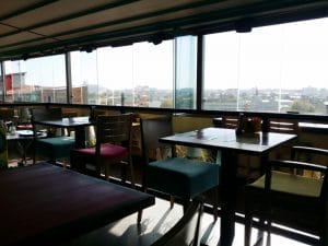 Upstairs Rooftop, restaurant panoramic in Victoriei Business Center din Bucuresti