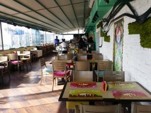 Upstairs Rooftop, restaurant panoramic in Victoriei Business Center din Bucuresti