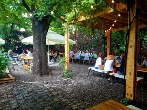 Verona, gradina si cafenea in Bucuresti