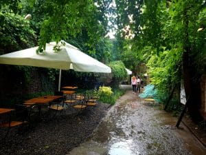 Verona, gradina si cafenea in Bucuresti