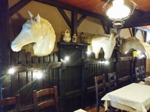 White Horse, bistrou in Piata Dorobantilor