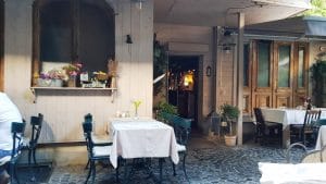 White Horse, restaurantul cu bucatarie italiana si internationala din Beller