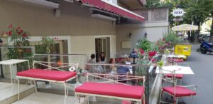 Bistrou si patiserie facut de Ana Consulea