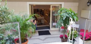 Bistrou si patiserie facut de Ana Consulea