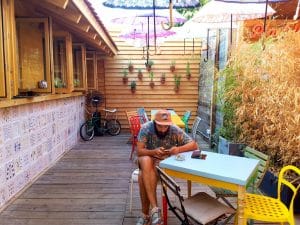 Acuarela, local boem pe strada Polona din Bucuresti