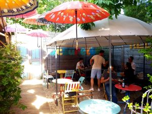 Acuarela, local boem pe strada Polona din Bucuresti