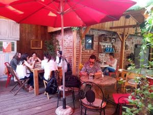 Acuarela, local boem pe strada Polona din Bucuresti