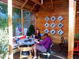 Acuarela, local boem pe strada Polona din Bucuresti