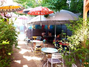 Acuarela, local boem pe strada Polona din Bucuresti