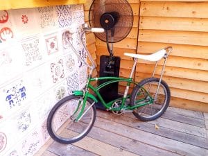 Acuarela, local boem pe strada Polona din Bucuresti