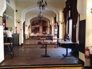 Aida Bistro, restaurant cu terasa la Palatul Bragadiru