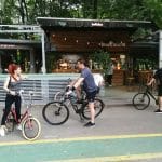 Baraka, terasa boema de hipsteri si skateri in parcul Herastrau din Bucuresti