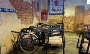 Club Fabrica, local boem pe strada 11 Iunie, langa parcul Carol