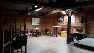 Copper's Pub, club si bistrou boem