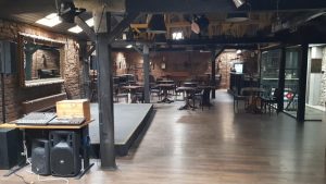 Copper's Pub, club si bistrou boem