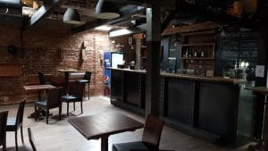 Copper's Pub, club si bistrou boem