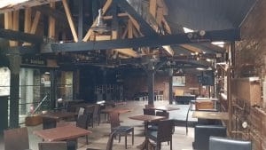 Copper's Pub, club si bistrou boem