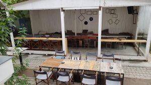 Copper's Pub, club si bistrou boem