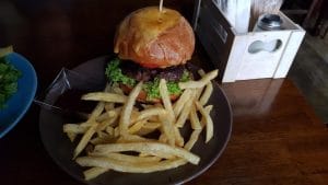 Coppers Pub, club si bistrou boem