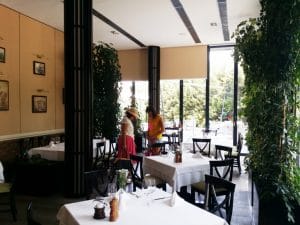 Golden Blitz, restaurant cu specific romanesc la Razoare