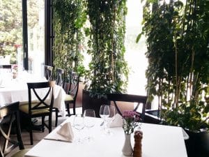 Golden Blitz, restaurant cu specific romanesc la Razoare