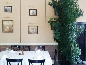 Golden Blitz, restaurant cu specific romanesc la Razoare