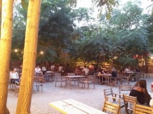 Gradina Eden, terasa boema pe Calea Victoriei in Bucuresti