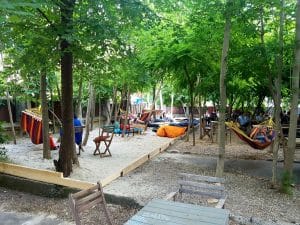 Gradina Eden, terasa boema pe Calea Victoriei in Bucuresti