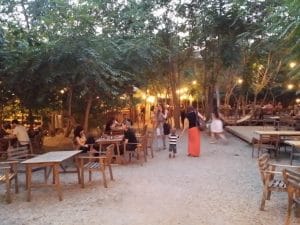 Gradina Eden, terasa boema pe Calea Victoriei in Bucuresti