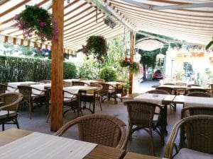 Irisa, hotel si restaurant pe Banu Manta