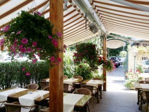 Irisa, hotel si restaurant pe Banu Manta