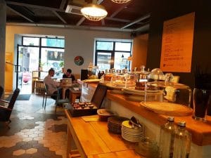 M60, cafenea boema la Piata Amzei in Bucuresti