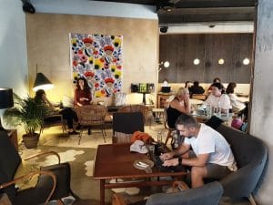 M60, cafenea boema la Piata Amzei in Bucuresti