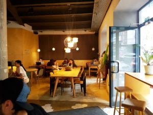 M60, cafenea boema la Piata Amzei in Bucuresti