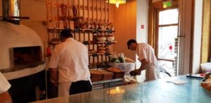 Paine si Vin, bistrou boem in Centrul Vechi al Bucurestiului