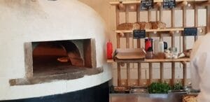 Paine si Vin, bistrou boem in Centrul Vechi al Bucurestiului