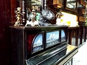 Piranha, restaurant club in Regie