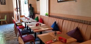 Plated Winebar & Bistro, restaurant cu bacanie