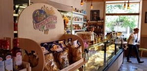 Plated Winebar & Bistro, restaurant cu bacanie