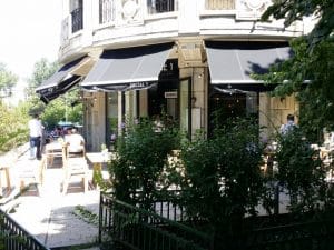 Social 1, restaurant cu bar in Piata Constitutiei