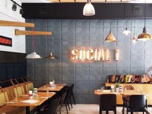 Social 1, restaurant cu bar in Piata Constitutiei