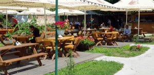 Terasa City Grill de la Piata Charles de Gaulle din Bucuresti