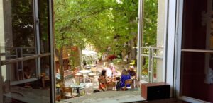 Voila Bistrot, terasa boema in Bucuresti