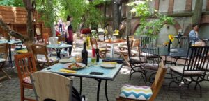 Voila Bistrot, terasa boema in Bucuresti