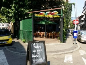 3 Kombinat, restaurant de burgeri si terasa boema pe Strada Sperantei