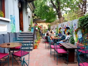 BEAT bar umanist, local boem in cartierul Armenesc din Bucuresti