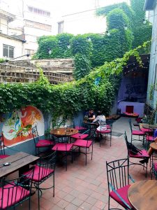 BEAT bar umanist, local boem in cartierul Armenesc din Bucuresti