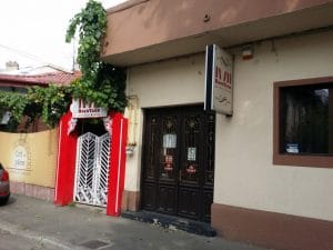 Backyard Garden & Pub, local boem in Popa Nan