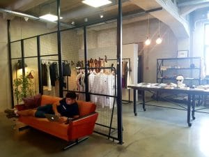 Beans & Dots, una dintre cafenelele boeme din Palatul Universul